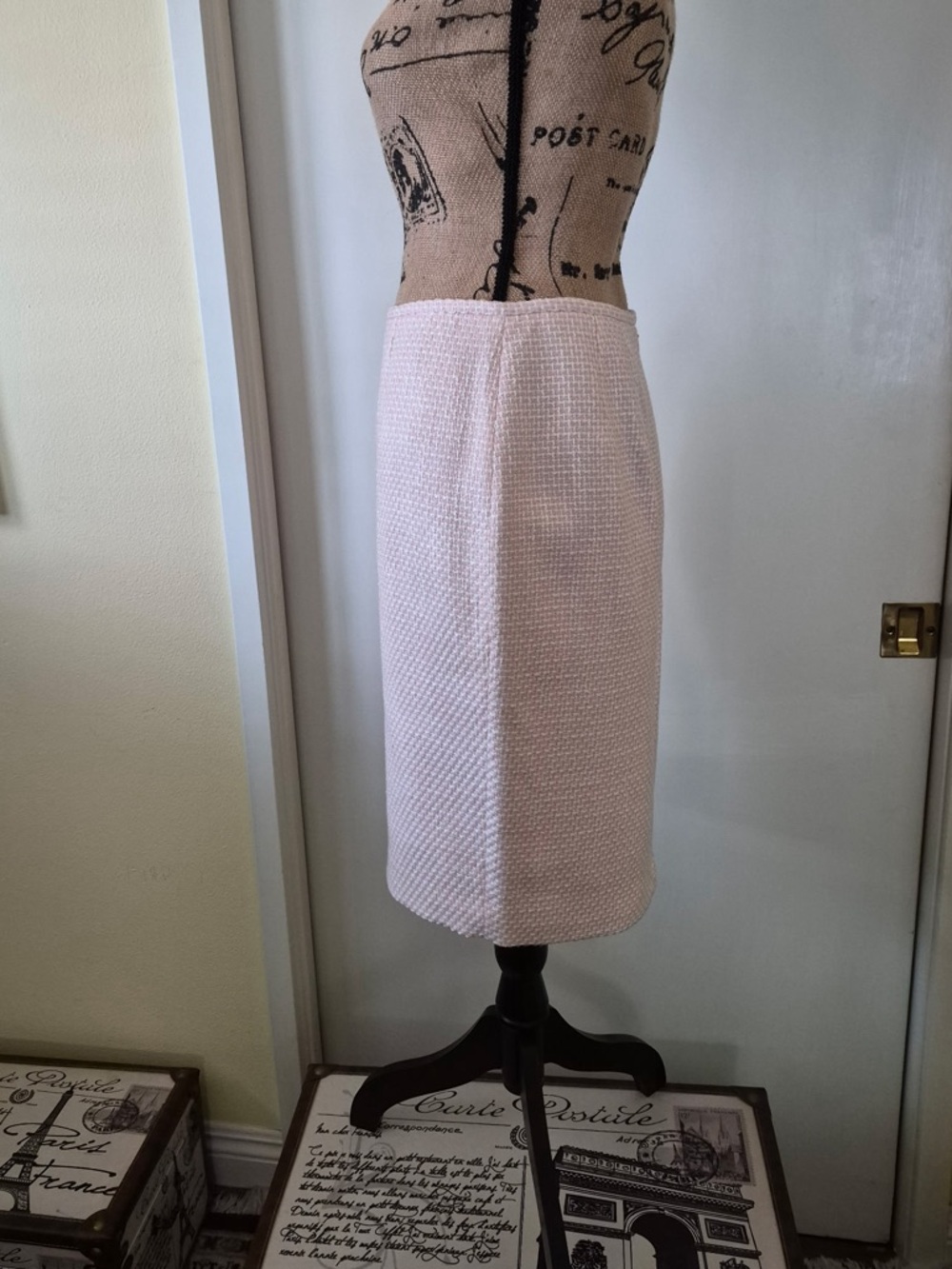 Calvin Klein Light Pink Textured Pencil Skirt - Picture 2 of 7